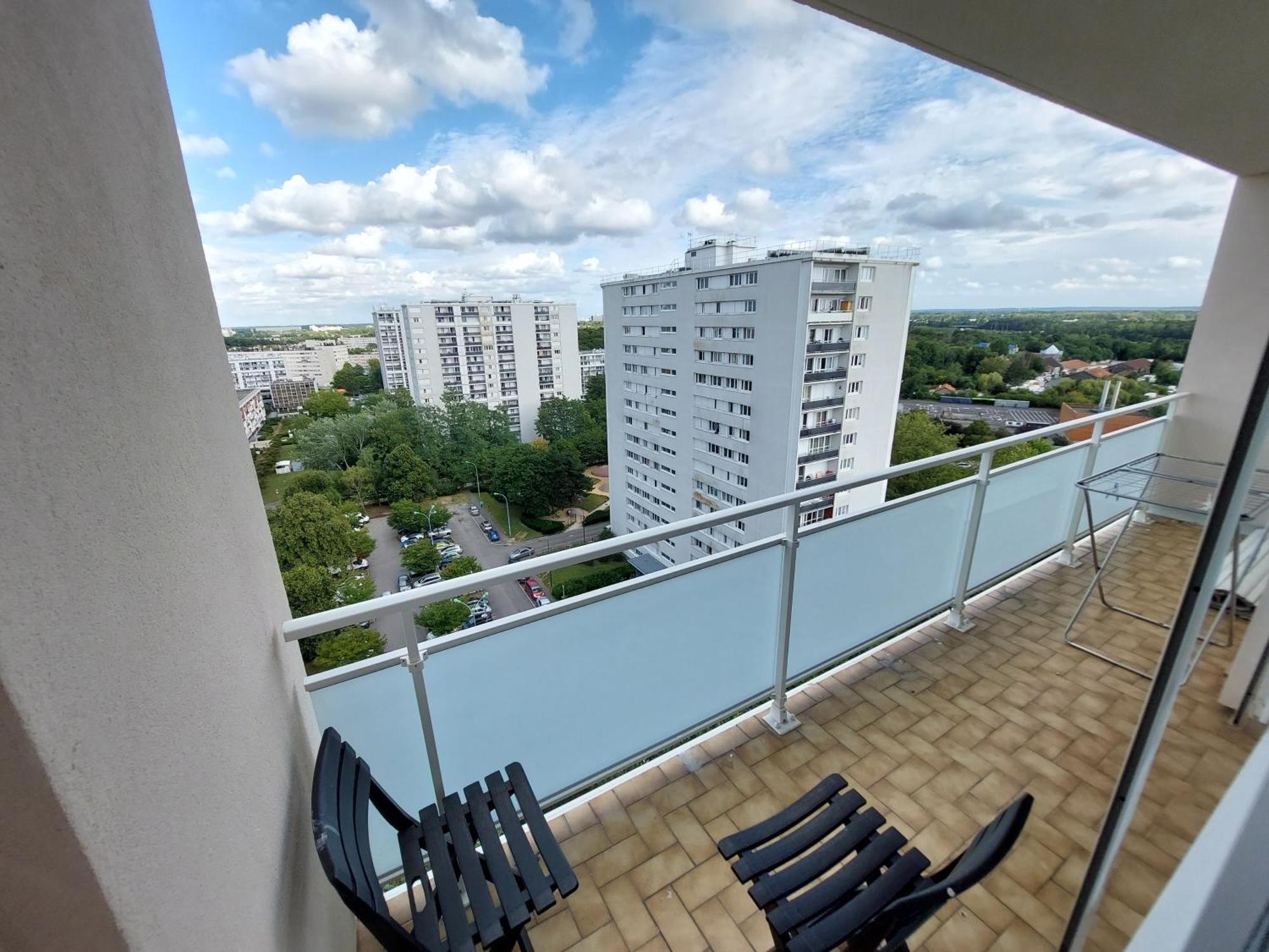Beautiful & Cosy 3 Bedrooms Full Accommodation Ris-Orangis Екстериор снимка